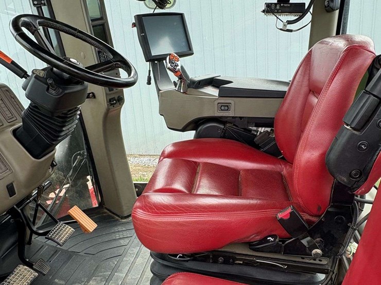 2015-case-ih-620-image-6