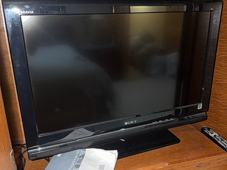 sony-flatscreen-tv-with-remote-and-owners-manual-image-4