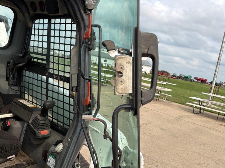 2021-bobcat-t76-image-38