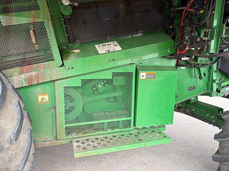 2012-john-deere-s680-image-45