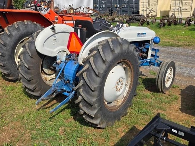 ford-4000-image-4