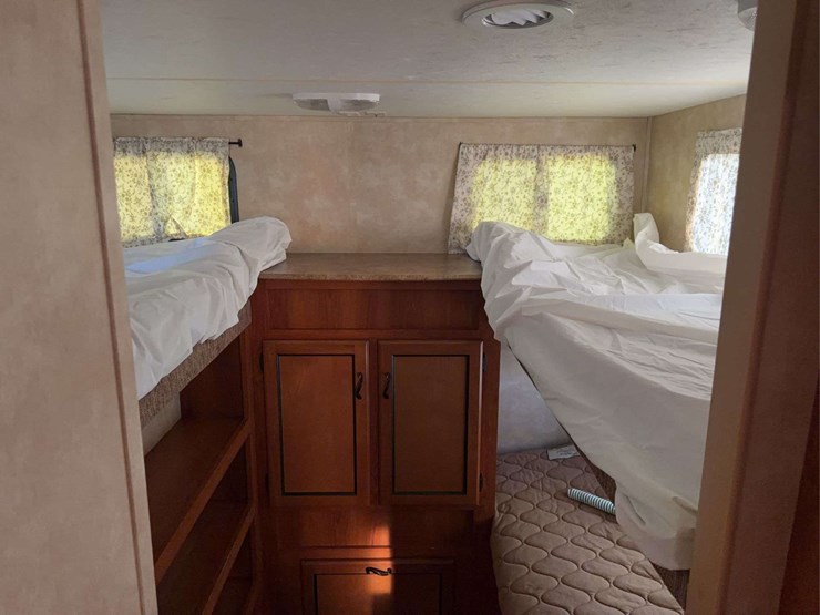 2011-coachmen-292bhds-camper-image-17