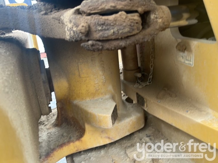 2016-caterpillar-cs56b-image-25