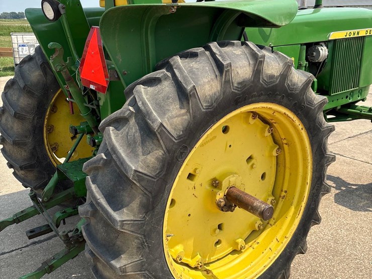 john-deere-3020-image-20