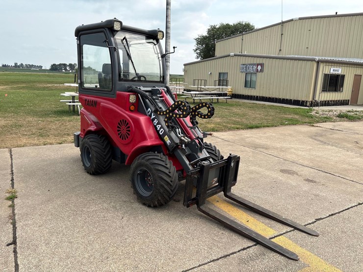2015-taian-dy480-4wd-multifunction-mini-wheel-loader-image-1