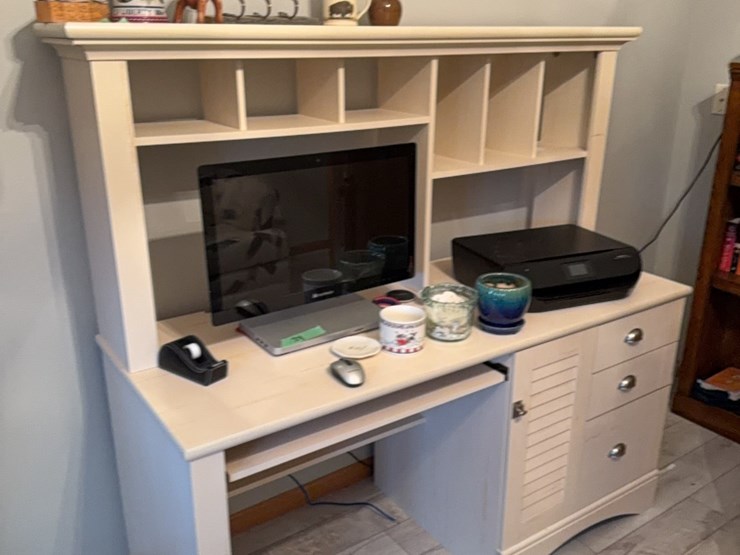 large-office-desk,-nice-shape,-modern-color-image-11