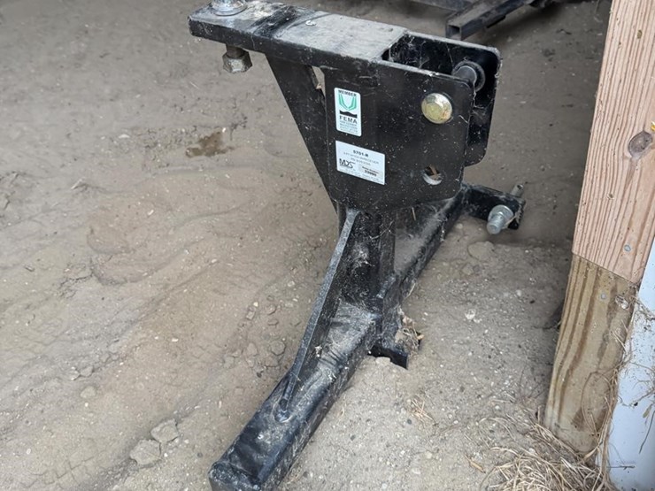 mds-3-point-gooseneck-hitches-image-4