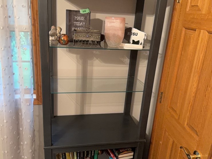 6-foot-shelf,-excellent-quality,-grey,-has-glass-shelves-and-top-light---note:--lot-48-is-an-exact-match-to-this-one.-it-was-decided-to-sell-them-separate.-image-7