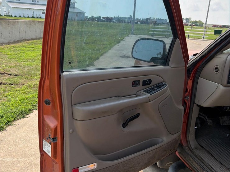2005-chevy-avalache-1500-pickup-image-25