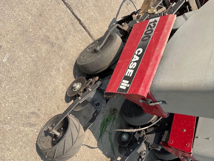 case-ih-1200-image-12