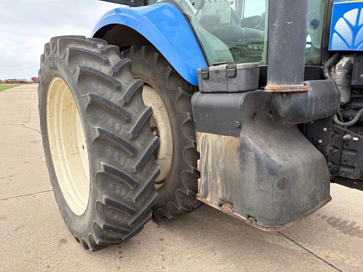 2009-new-holland-t8050-image-16