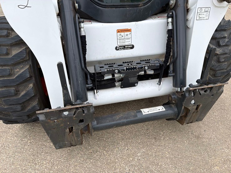 2022-bobcat-s770-image-16