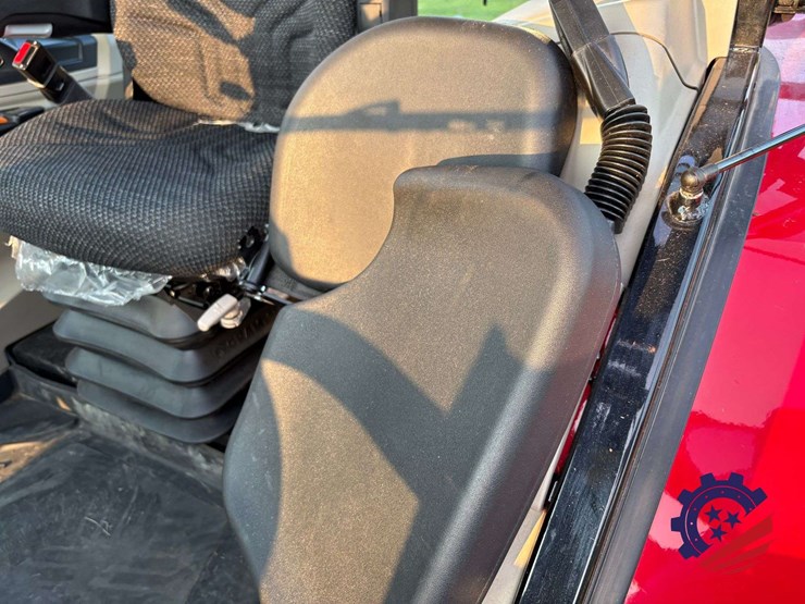 2023-massey-ferguson-5711-image-60