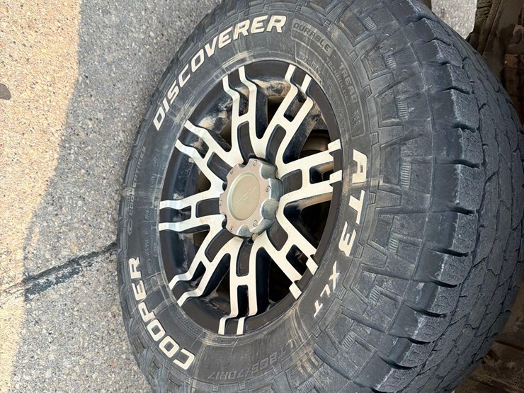 2004-chevrolet-silverado-1500-image-22
