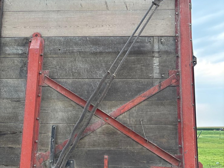 roorda-16ft-rear-unload-silage-wagon-image-8