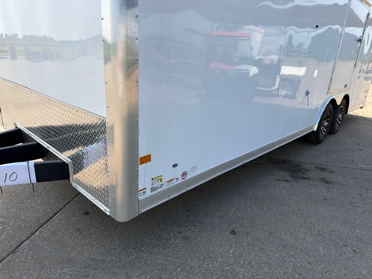 2020--haulmark-grizzly-hd-8-1/2ft-x-24ft-enclosed-trailer----like-new-image-13