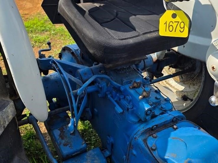 ford-4000-image-28