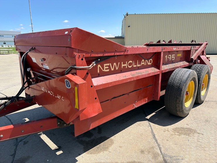new-holland-195-image-21