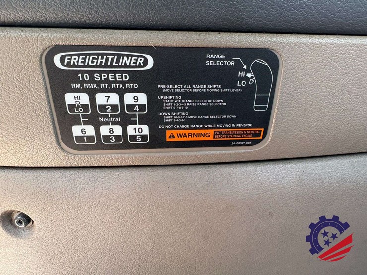 2015-freightliner-cascadia-113-image-56