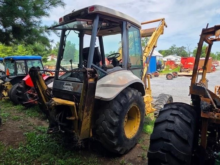 new-holland-555e-image-3