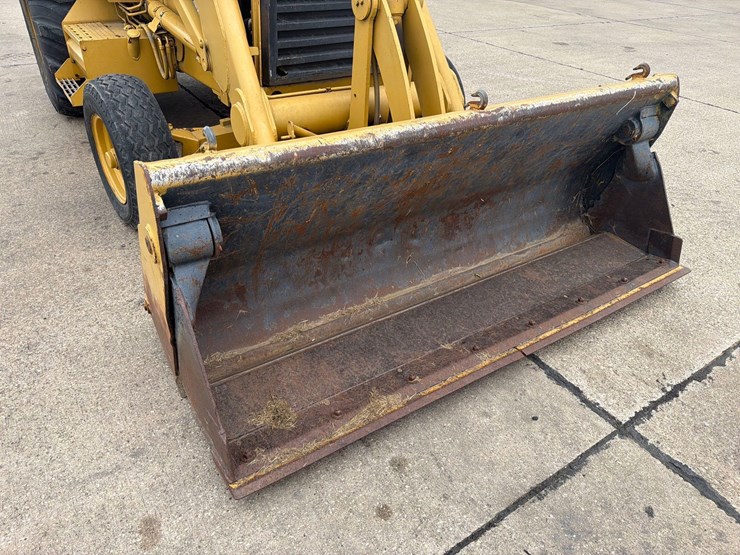 caterpillar-416-image-14