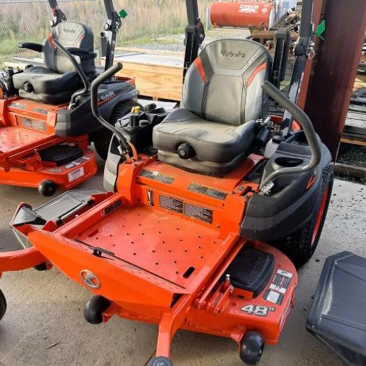 2024 Kubota Z412 Zero Turn Mower