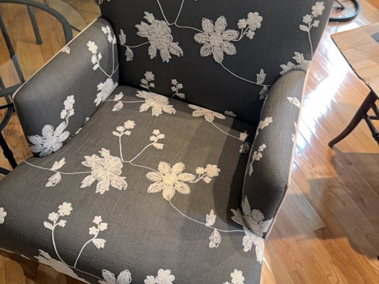 wing-back-chair,-new-condition-image-10