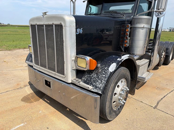 2007-peterbilt-379-image-25