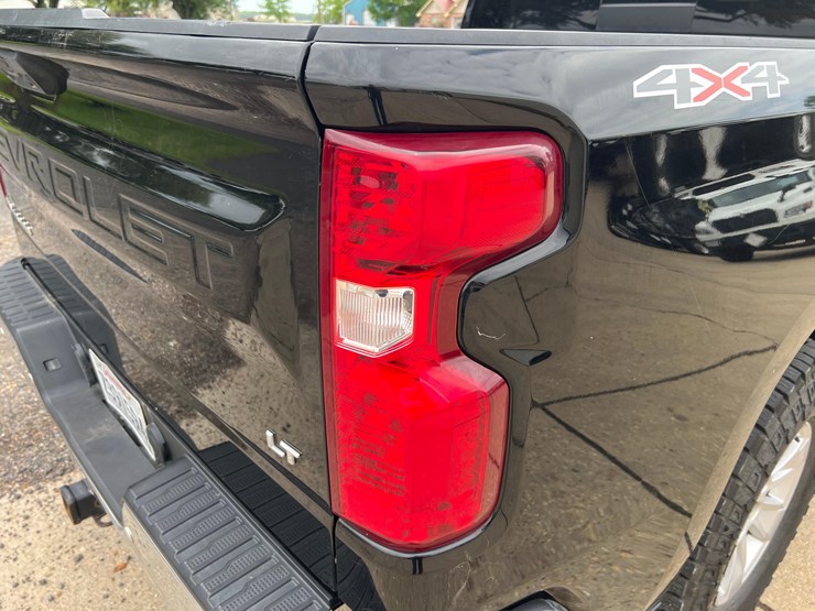 2022-chevrolet-silverado-1500-image-30