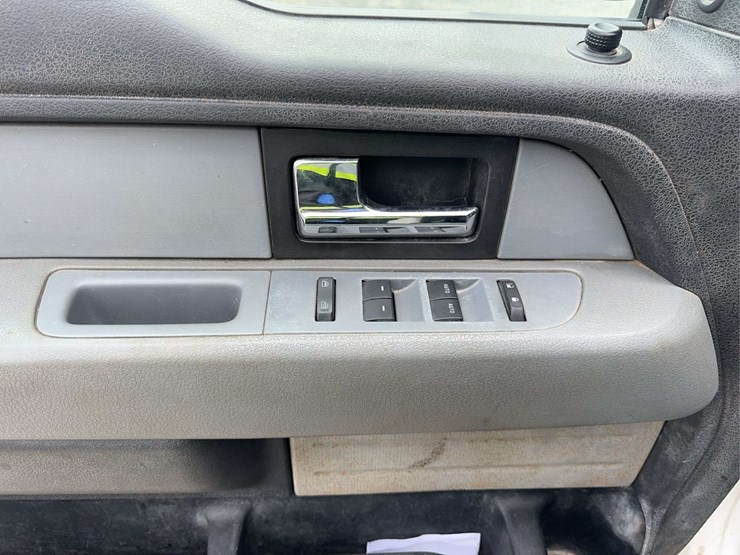 2014-ford-f150-xlt-image-32