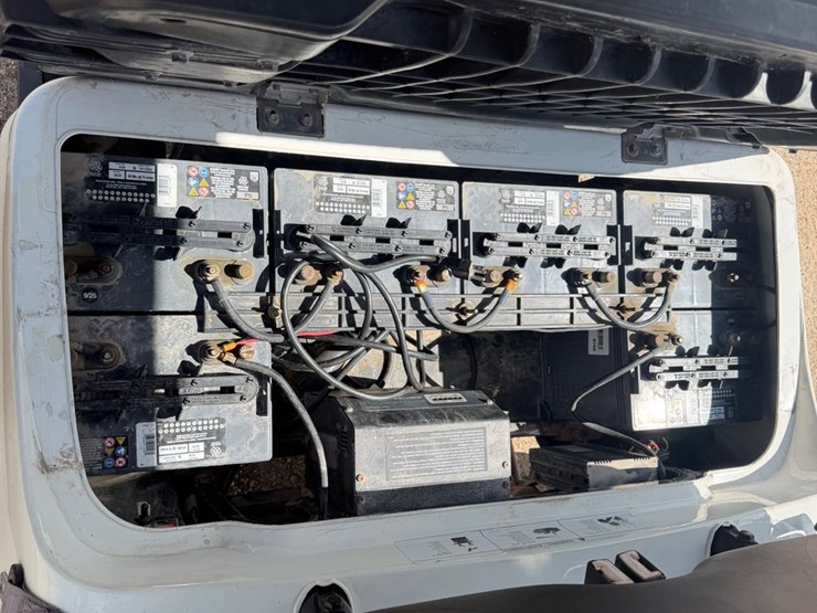 #74-•-2021-advanced-ev-golfcart-image-5