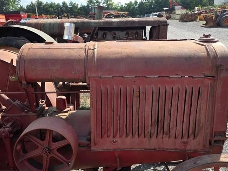 mccormick-deereing-1020-tractor-(not-running)-image-7