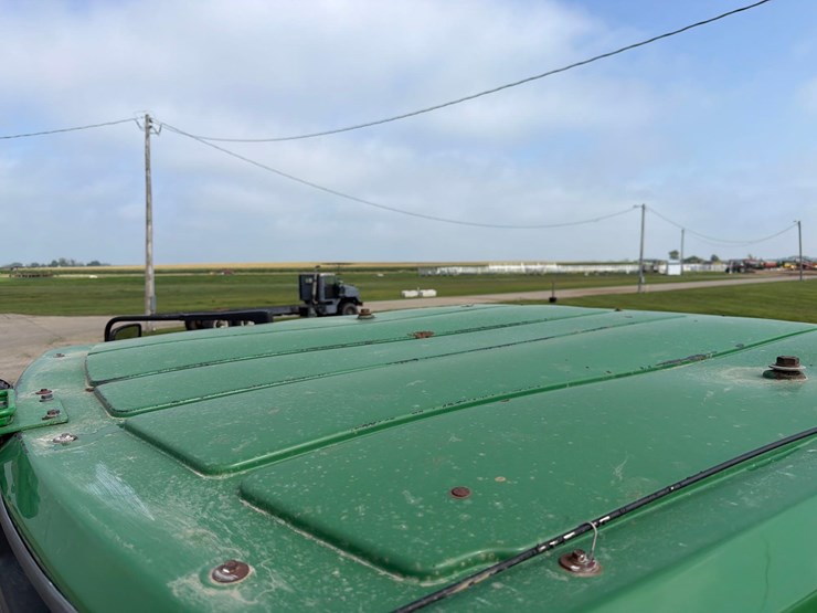 john-deere-8200-image-64