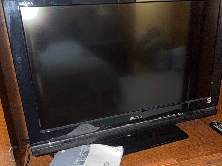 sony-flatscreen-tv-with-remote-and-owners-manual-image-6
