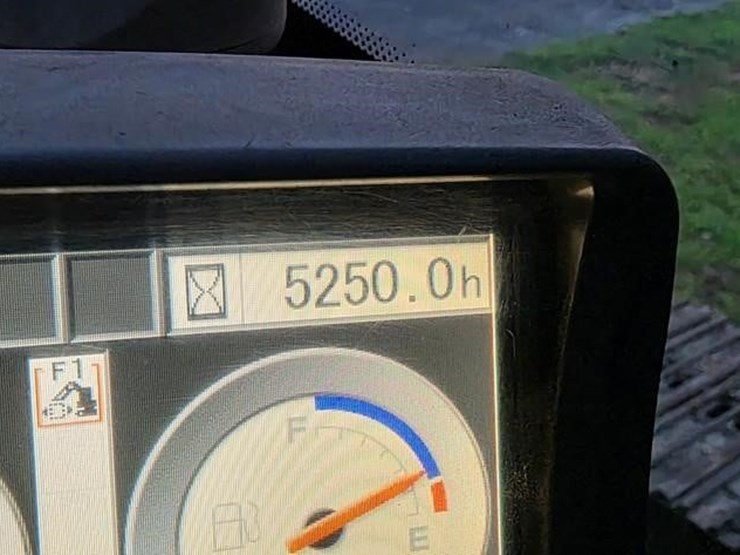 2011-deere-240d-lc-image-98