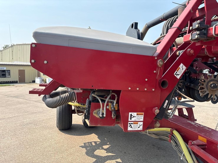 2011-case-ih-1240-image-36