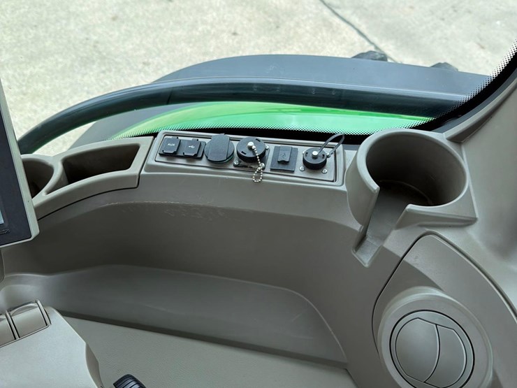 2022-john-deere-8r-280-image-64