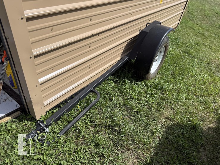 dak-shack-portable-fish-house-image-11