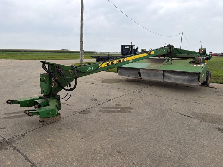 john-deere-945-image-1