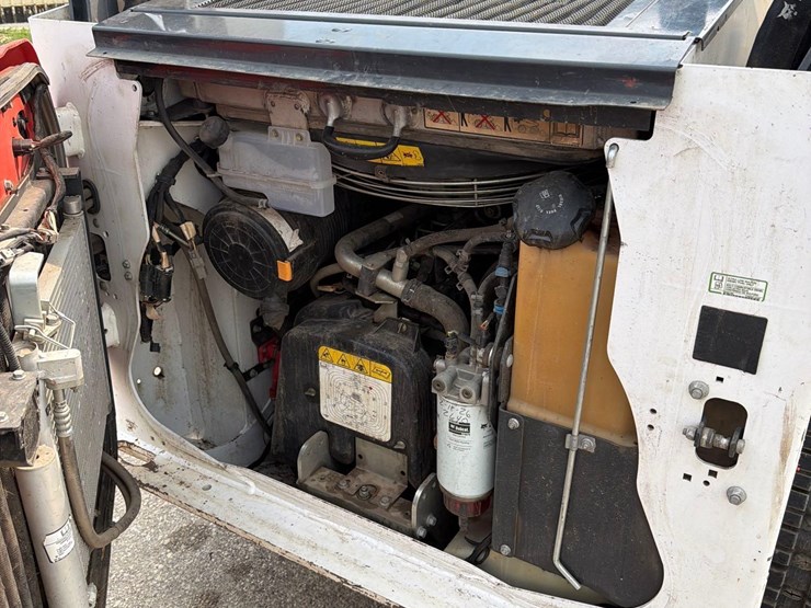 2021-bobcat-t76-image-27