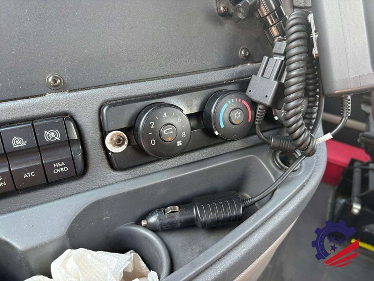 2017-freightliner-cascadia-113-image-70