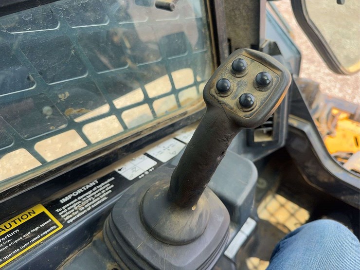 2018-deere-333g-image-18