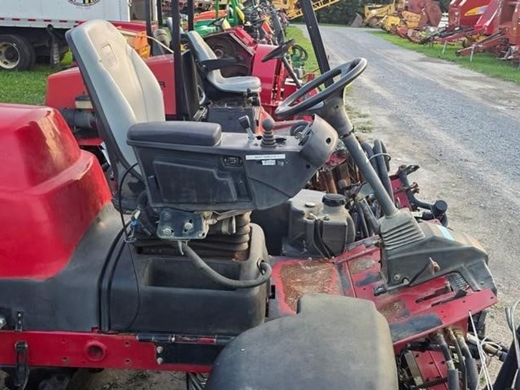 2011-toro-reelmaster-5210-image-9