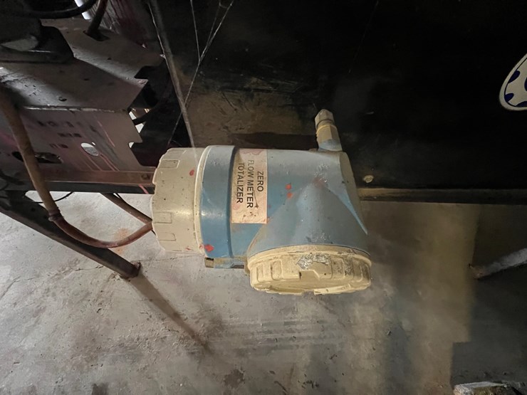 usc-800-seed-treater-with-guardrails-and-screen-image-29