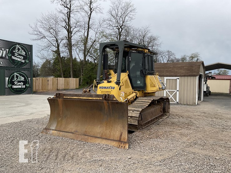 2015-komatsu-d61ex-23-image-8