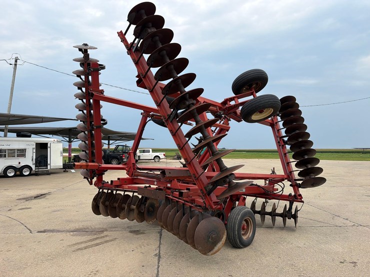 case-ih-3900-image-3