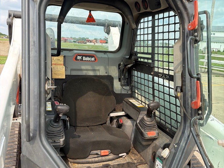 2021-bobcat-t76-image-37