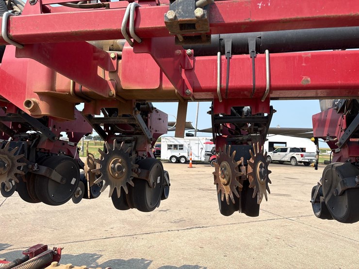 2011-case-ih-1240-image-33