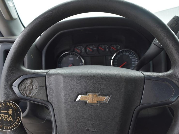 2018-chevrolet-silverado-2500hd-image-21
