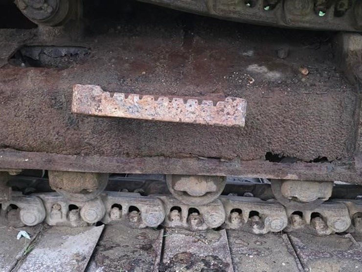 2011-deere-240d-lc-image-43